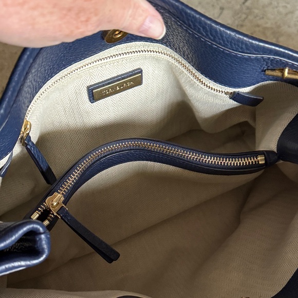 Tory Burch Dark Blue Shoulder Bag with Gold Chains - Picture 9 of 10